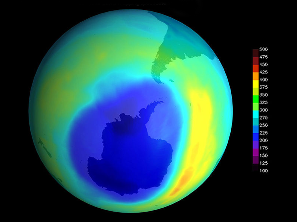 Изображение антарктической озоновой дыры, сентябрь 2000