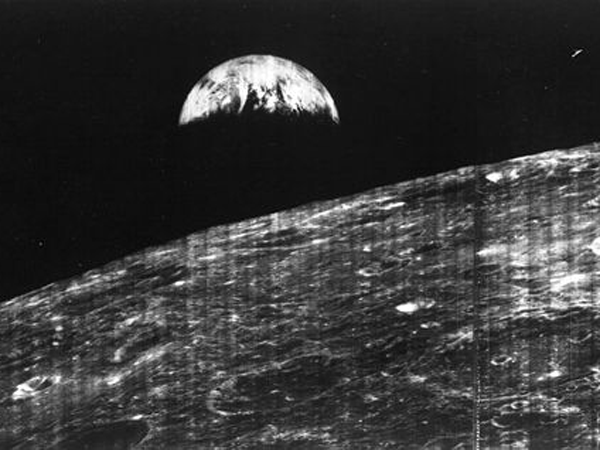 Первый снимок Земли с Луны