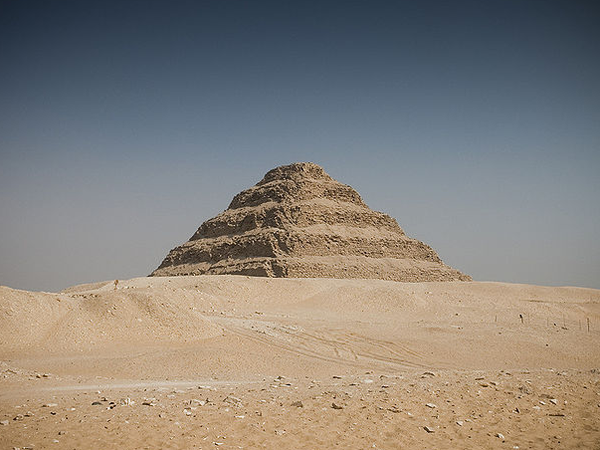 Пирамида в пустыне